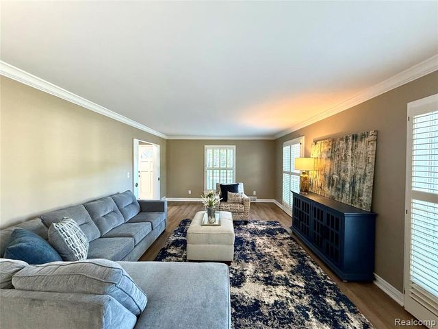 38552 Macintosh Court, Clinton Township, MI 48036