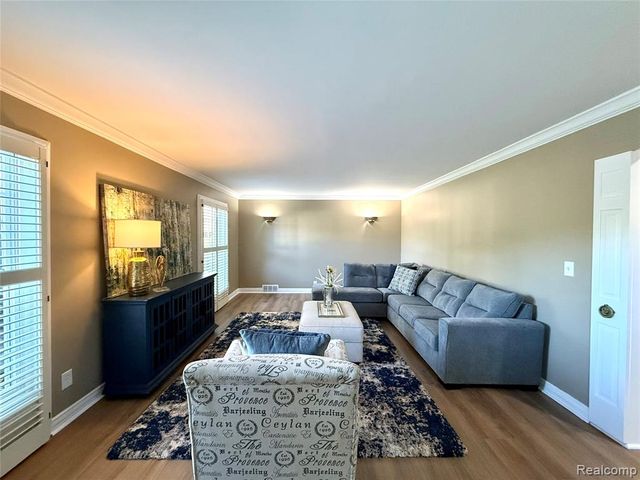 38552 Macintosh Court, Clinton Township, MI 48036