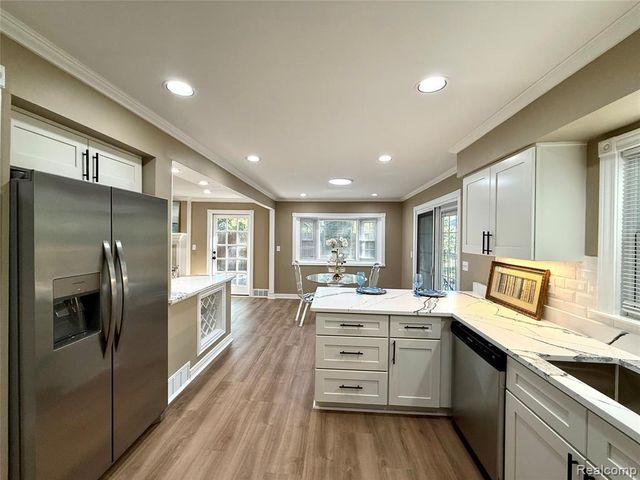 38552 Macintosh Court, Clinton Township, MI 48036