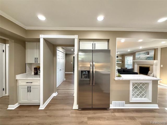 38552 Macintosh Court, Clinton Township, MI 48036