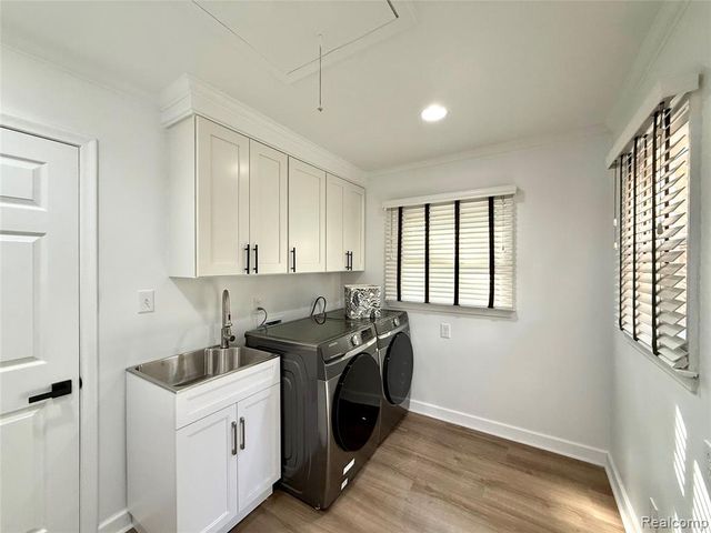 38552 Macintosh Court, Clinton Township, MI 48036