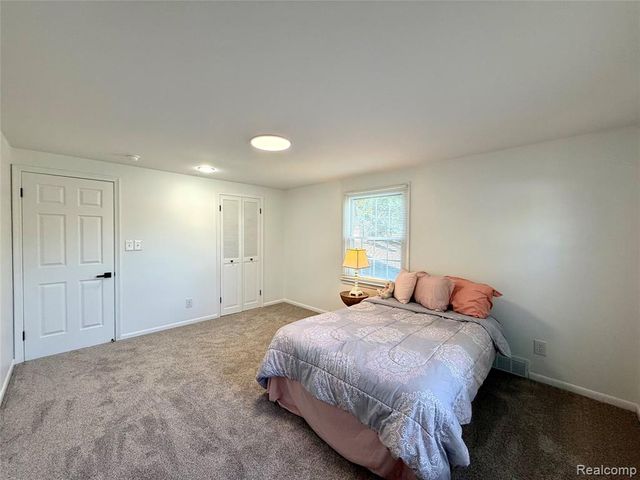 38552 Macintosh Court, Clinton Township, MI 48036
