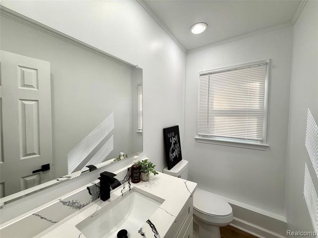 38552 Macintosh Court, Clinton Township, MI 48036