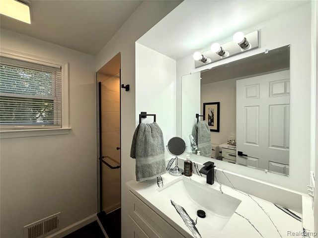38552 Macintosh Court, Clinton Township, MI 48036