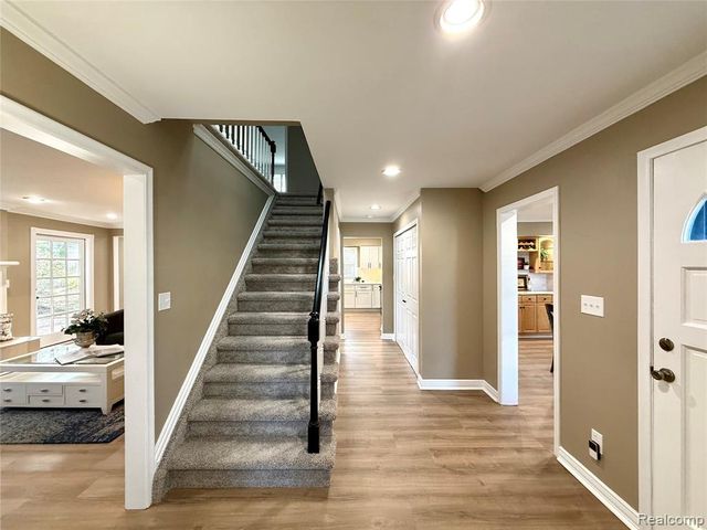 38552 Macintosh Court, Clinton Township, MI 48036