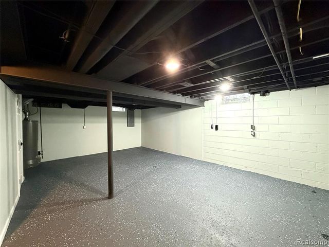 38552 Macintosh Court, Clinton Township, MI 48036