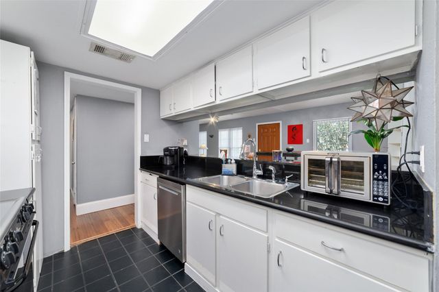 1909 Brun Street 17, Houston, TX 77019