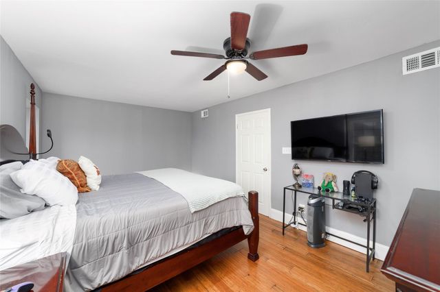 1909 Brun Street 17, Houston, TX 77019