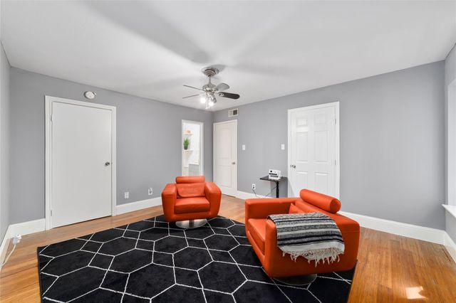 1909 Brun Street 17, Houston, TX 77019
