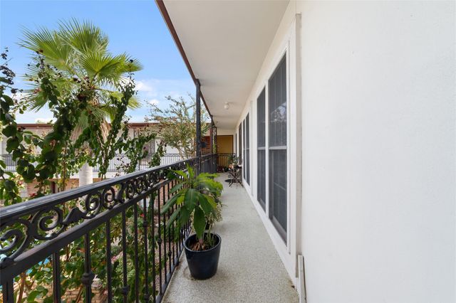 1909 Brun Street 17, Houston, TX 77019