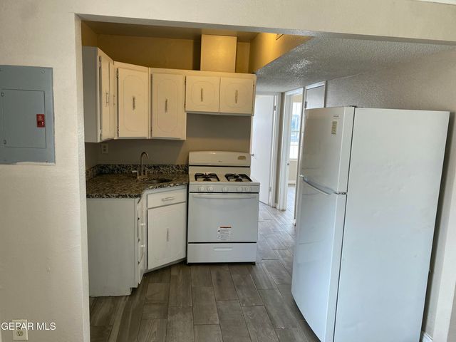 2927 MOBILE Avenue, El Paso, TX 79930
