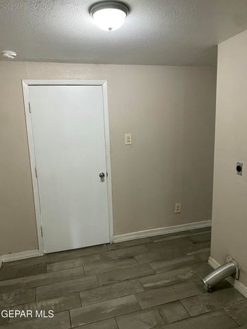 2927 MOBILE Avenue, El Paso, TX 79930