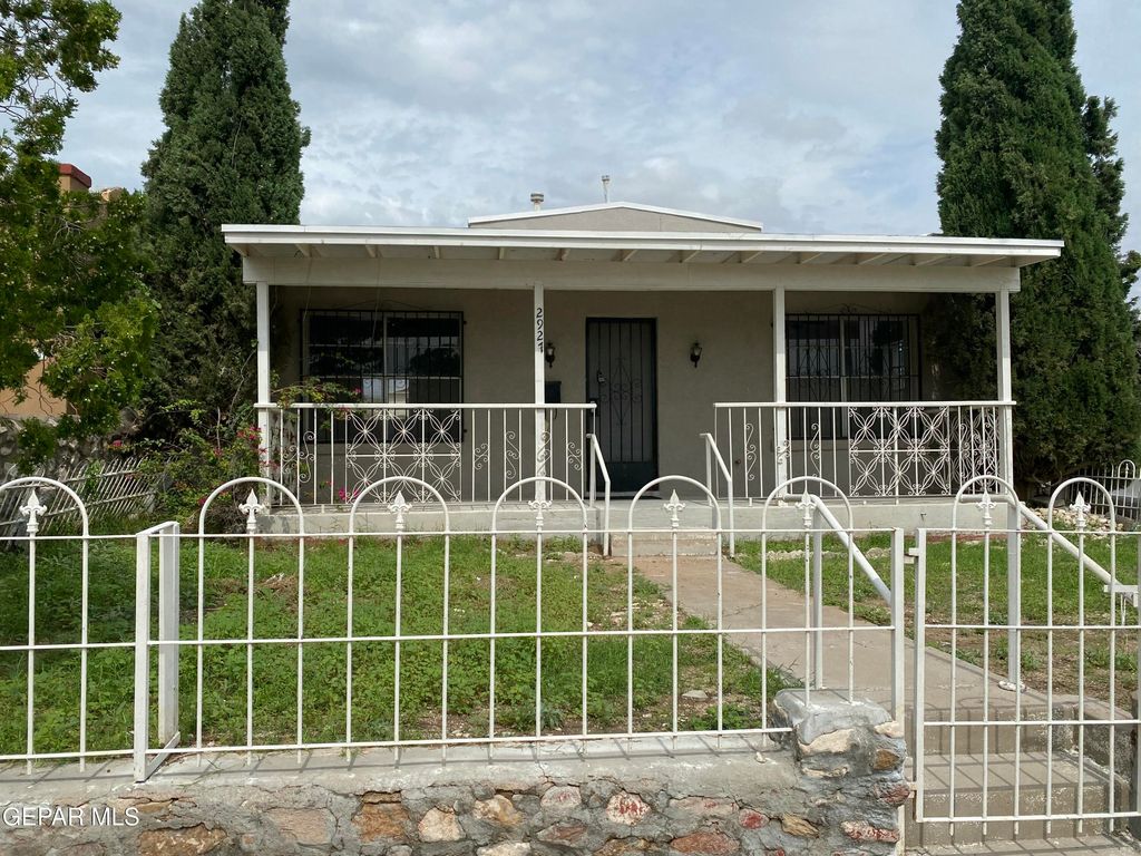 2927 MOBILE Avenue, El Paso, TX 79930