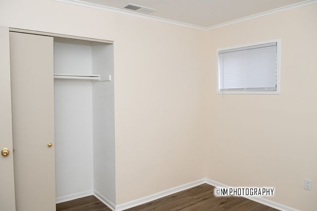 16225 Clifton Park Avenue, Markham, IL 60428