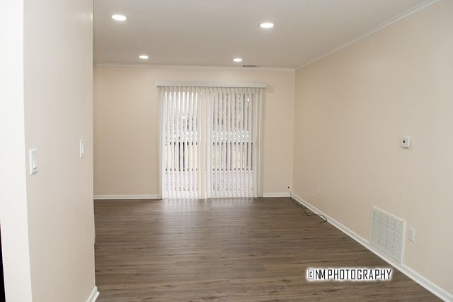 16225 Clifton Park Avenue, Markham, IL 60428