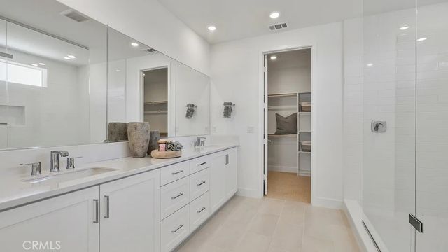 29718 Calle La Roca, Valencia, CA 91354