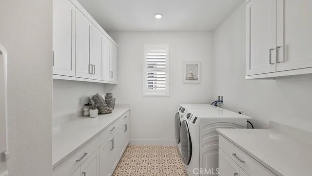 29718 Calle La Roca, Valencia, CA 91354