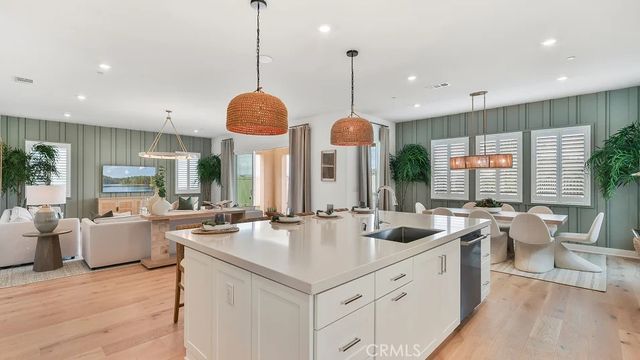 29718 Calle La Roca, Valencia, CA 91354