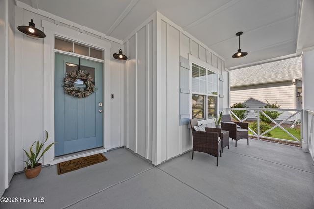 90 E Singing Avenue, Hampstead, NC 28443