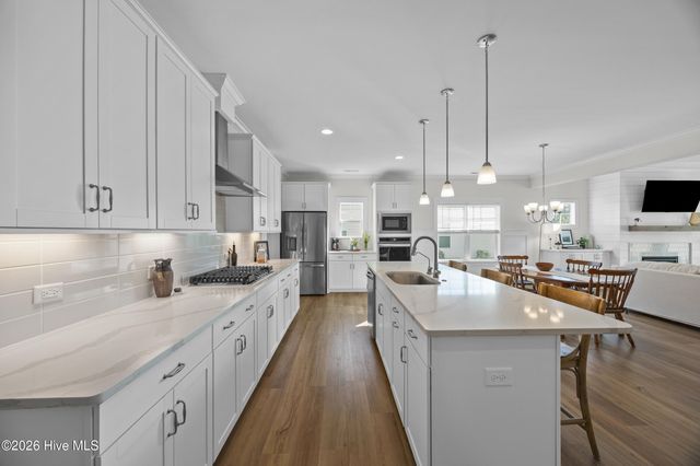 90 E Singing Avenue, Hampstead, NC 28443