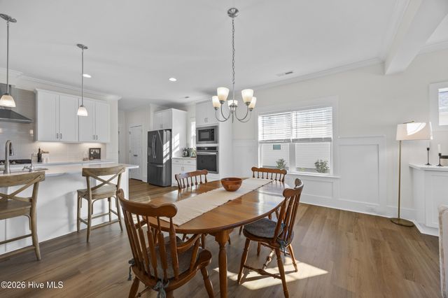 90 E Singing Avenue, Hampstead, NC 28443