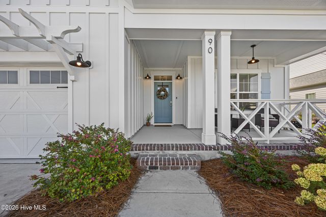 90 E Singing Avenue, Hampstead, NC 28443