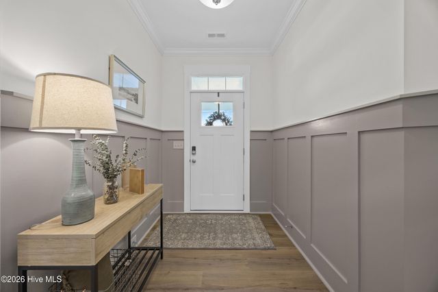 90 E Singing Avenue, Hampstead, NC 28443