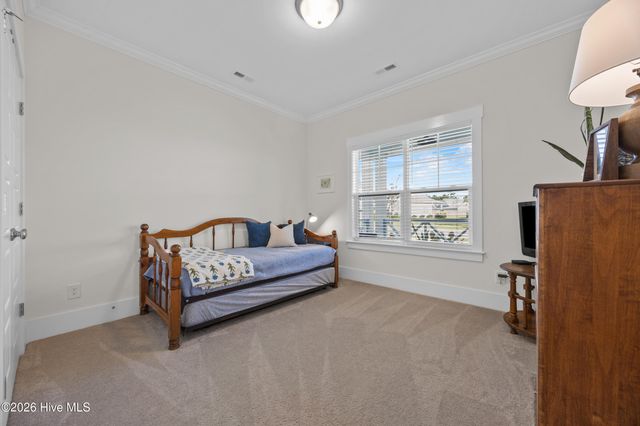 90 E Singing Avenue, Hampstead, NC 28443