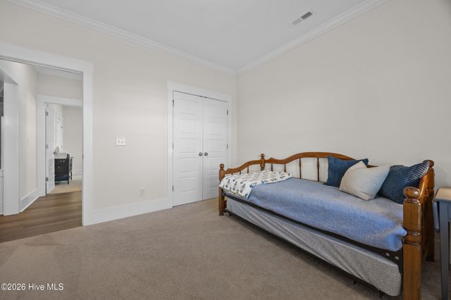 90 E Singing Avenue, Hampstead, NC 28443