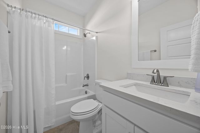 90 E Singing Avenue, Hampstead, NC 28443