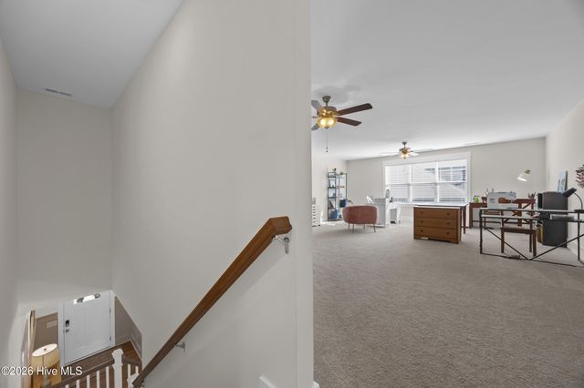 90 E Singing Avenue, Hampstead, NC 28443