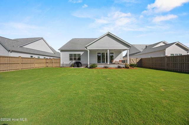 90 E Singing Avenue, Hampstead, NC 28443