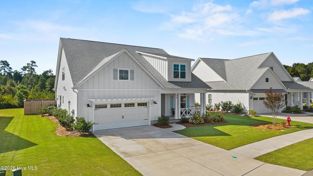 90 E Singing Avenue, Hampstead, NC 28443