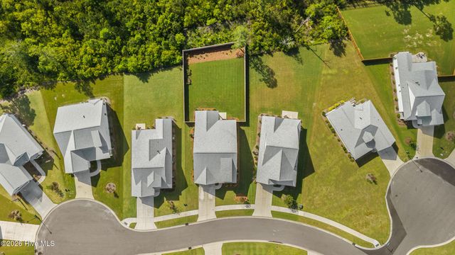 90 E Singing Avenue, Hampstead, NC 28443