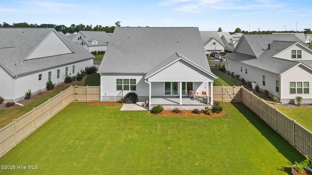 90 E Singing Avenue, Hampstead, NC 28443