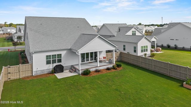 90 E Singing Avenue, Hampstead, NC 28443