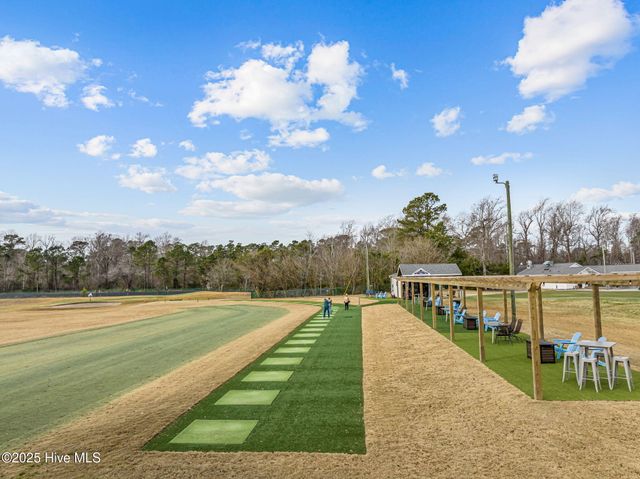 90 E Singing Avenue, Hampstead, NC 28443