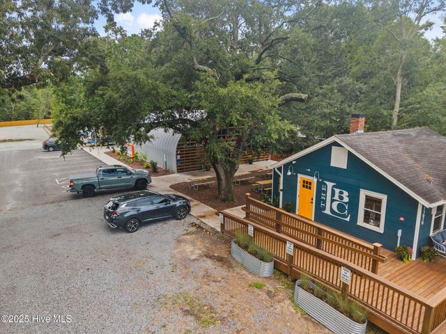 90 E Singing Avenue, Hampstead, NC 28443