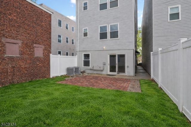 267 S 10Th St, Newark City, NJ 07103
