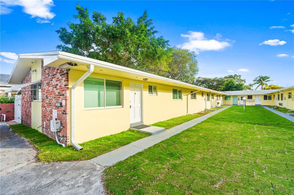 2312 Van Buren St 1, Hollywood, FL 33020