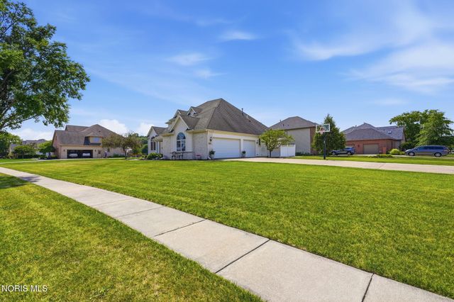 808 Pine Valley Drive, Bowling Green, OH 43402