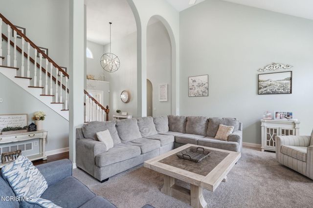 808 Pine Valley Drive, Bowling Green, OH 43402
