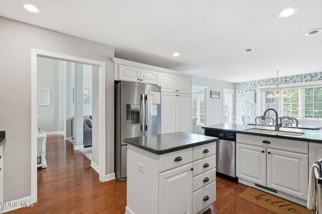 808 Pine Valley Drive, Bowling Green, OH 43402