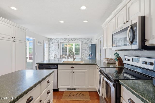 808 Pine Valley Drive, Bowling Green, OH 43402