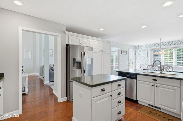 808 Pine Valley Drive, Bowling Green, OH 43402