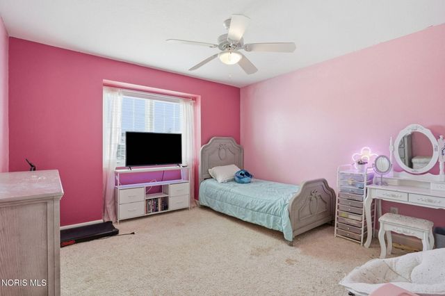 808 Pine Valley Drive, Bowling Green, OH 43402