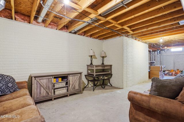 808 Pine Valley Drive, Bowling Green, OH 43402