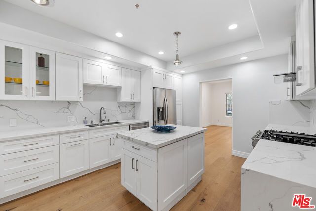 851 N San Vicente Boulevard 117, West Hollywood, CA 90069