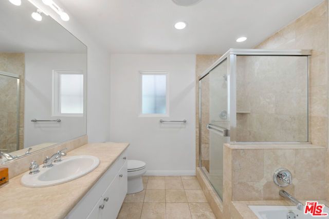 851 N San Vicente Boulevard 117, West Hollywood, CA 90069