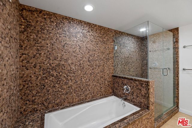 851 N San Vicente Boulevard 117, West Hollywood, CA 90069